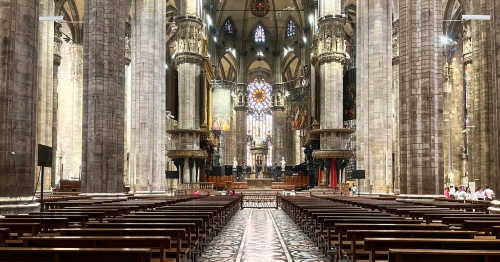 intérieur duomo milan