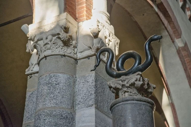 serpent basilique saint ambroise