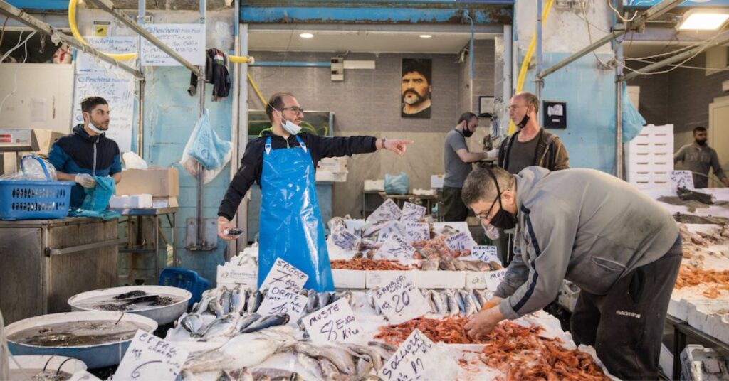 marché poisson naples