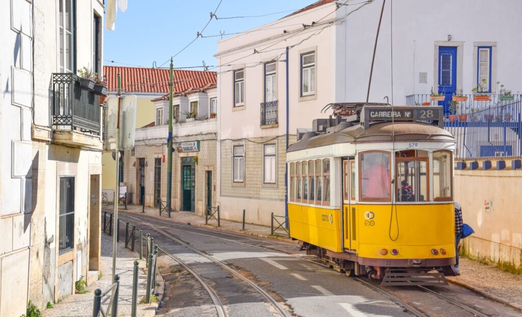 tram 28 lisbonne